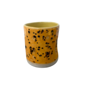 Czarka ceramiczna handmade „Papaja” z wgnieceniami na palce 350 ml  – KC Creates Art