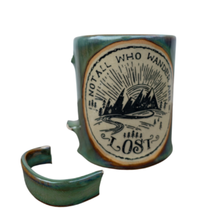 Kubek ceramiczny handmade OUTLET  „Not All Who Wander Are Lost” 600 ml  – KC Creates Art